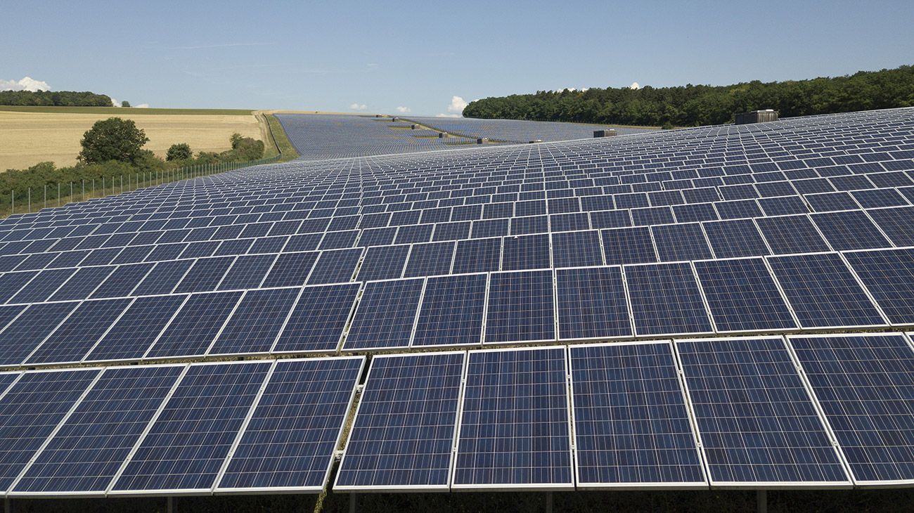 Energía renovable es el nuevo oro para los servicios públicos