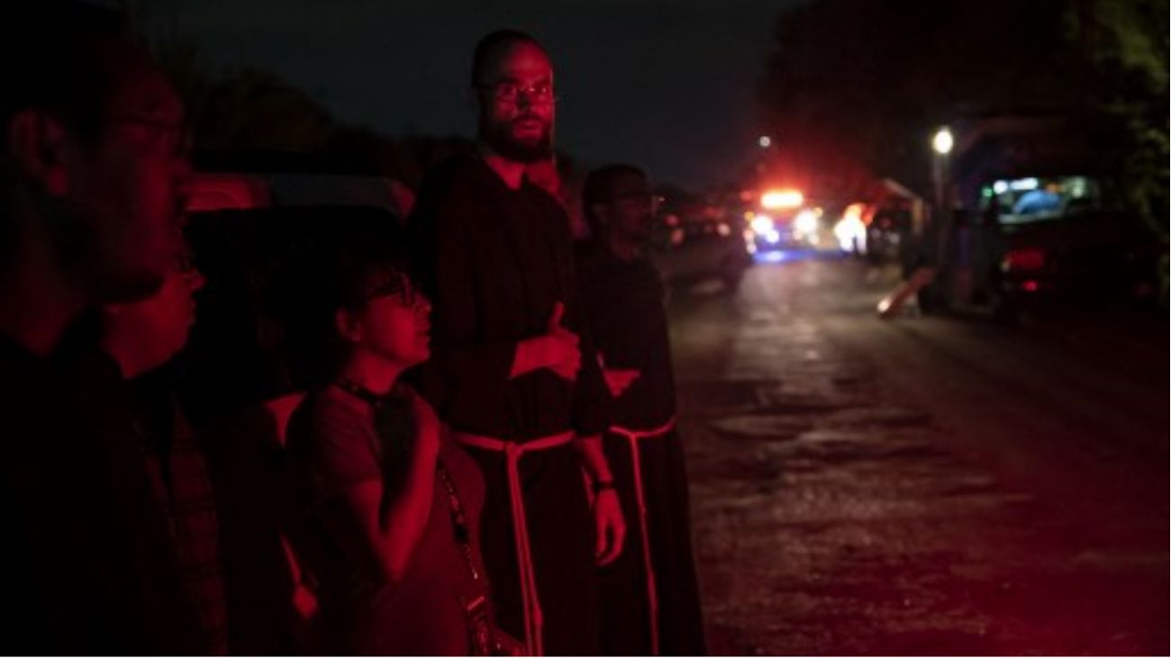 Conmoción en Texas: hallan 46 cadáveres, algunos de ellos niños, en un camión