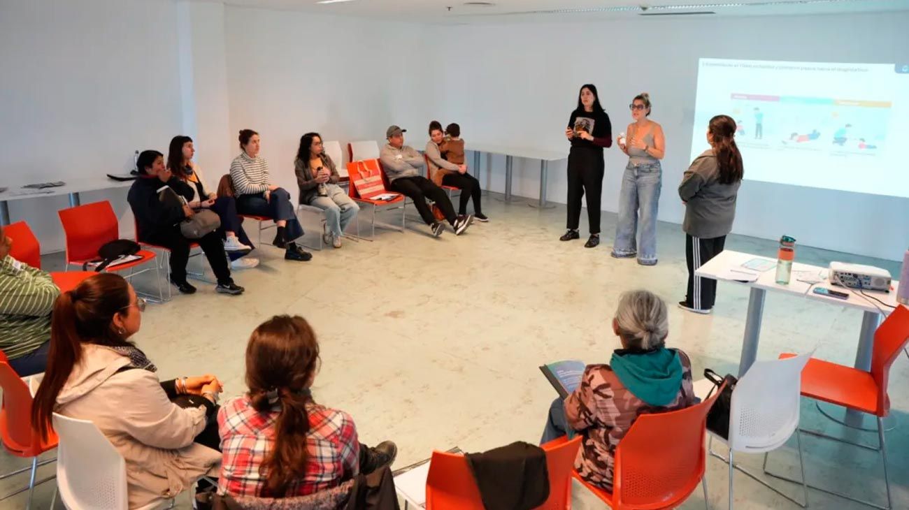 La Ciudad de Buenos Aires realizó un taller para acompañar a familias ante conductas desafiantes