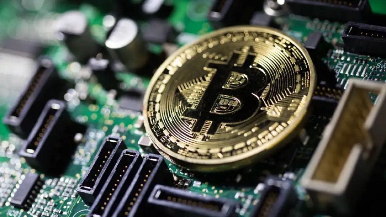 Bitcoin es la criptomoneda que más sufre por expectativas de recortes en tasas de interés en EE.UU.