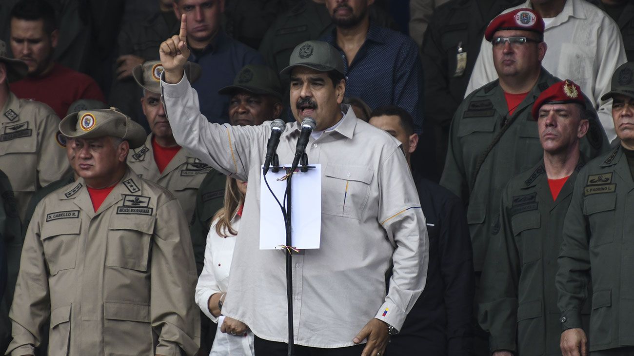 Venezuela elimina restricciones a bancos que comercian divisas