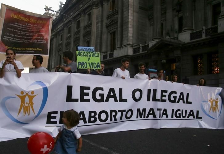 Militantes antiabortistas se manifestaron en el congreso