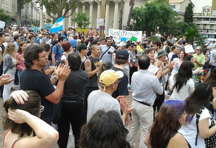 Marcha en Plaza de Mayo para defender la Ley de Medios