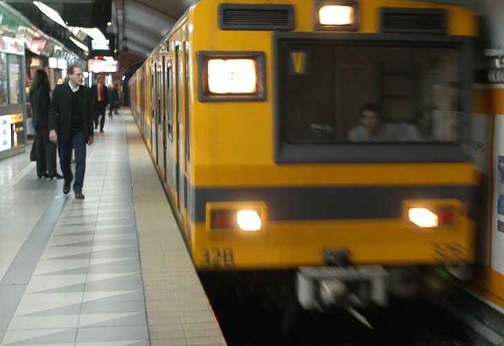 Se normaliza el servicio de subte a excepción de la línea B