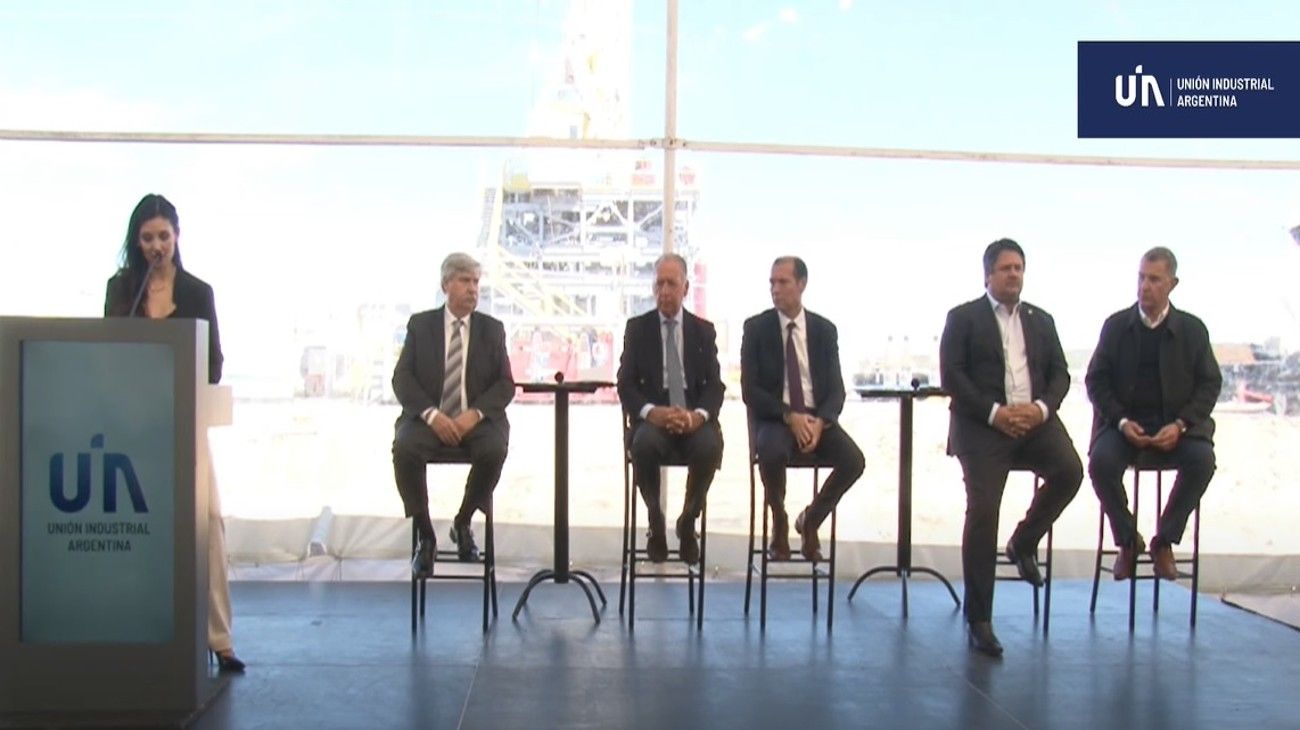 El acto del Día de la Industria se transformó en un llamado a la paz
