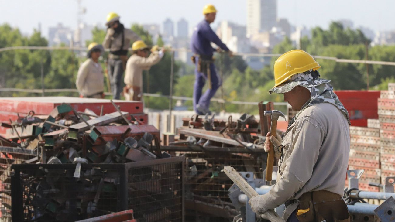 La industria creció 4,6% y la construcción subió 4,4% en enero de 2019