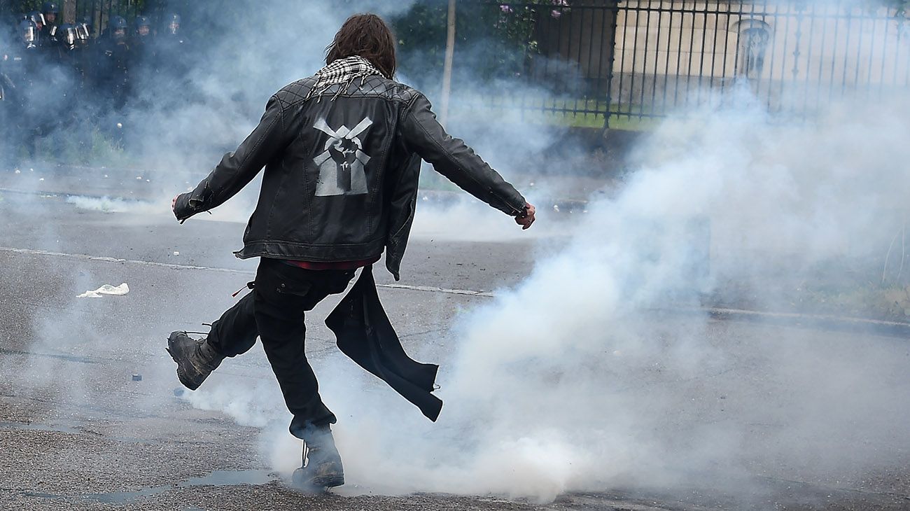 Pese a los anuncios de Macron, miles de "Chalecos Amarillos" volvieron a marchar en Francia