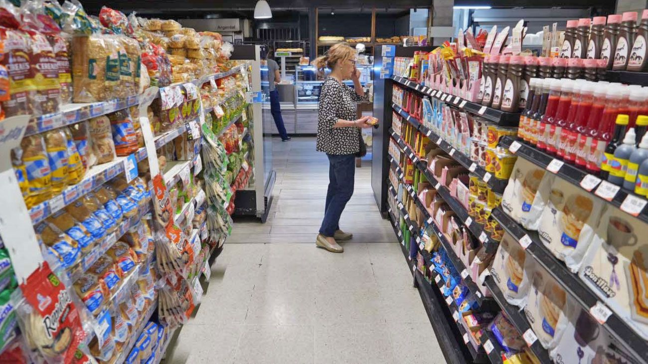 Milei debutará en la presidencia con la vuelta de la inflación de dos dígitos