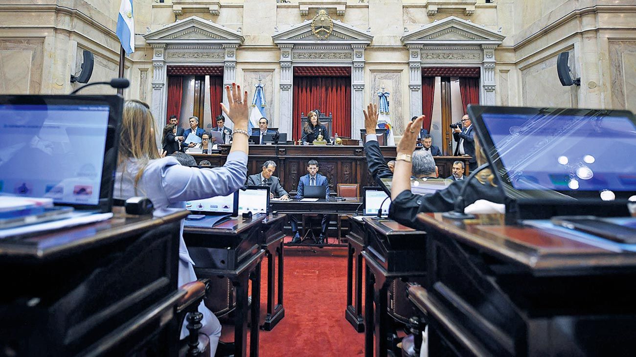 Amplitud con la oposición en medio de duros cruces de la interna libertaria