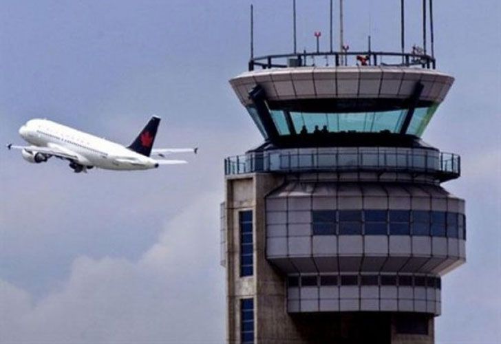 Un piloto cantó "Despacito" y bloqueó la torre de control de Ezeiza