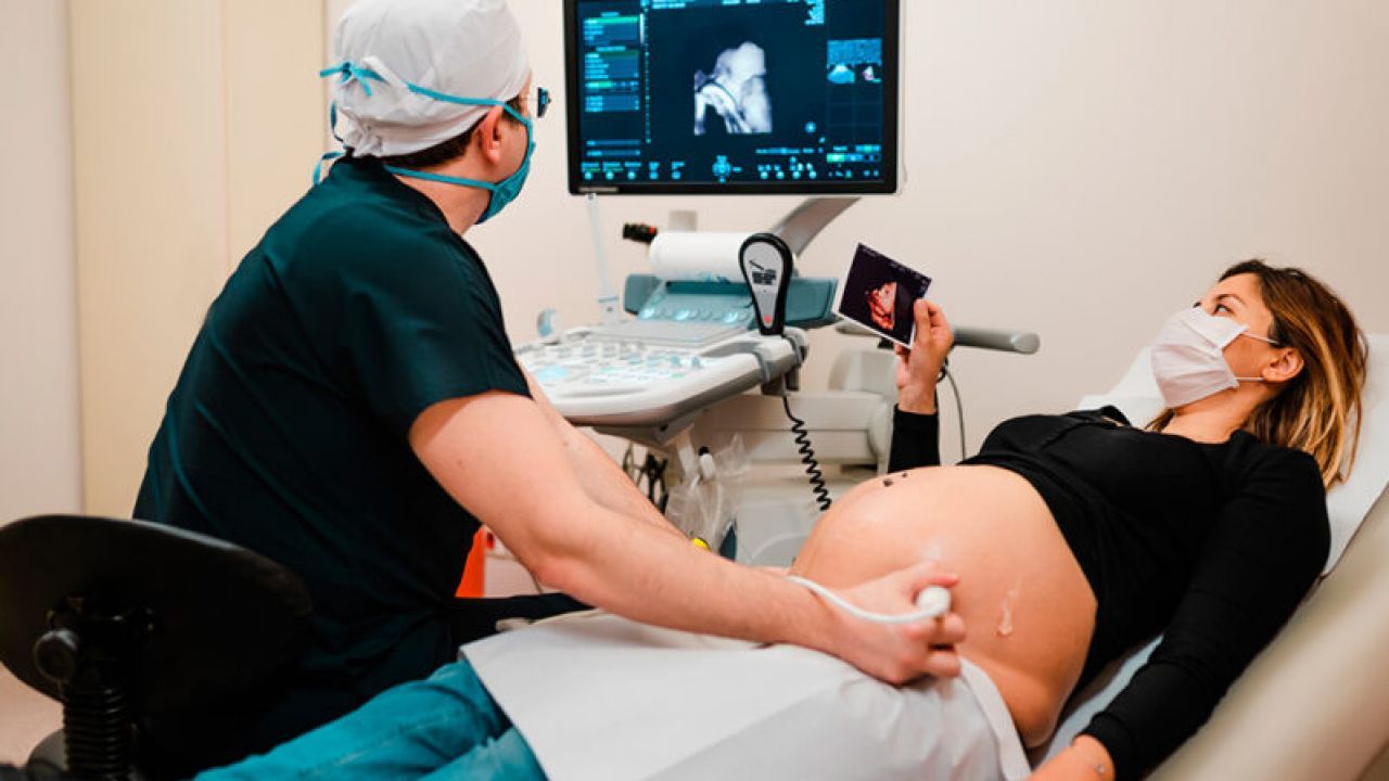 Las embarazadas vacunadas pasan la protección a sus bebés, según un estudio