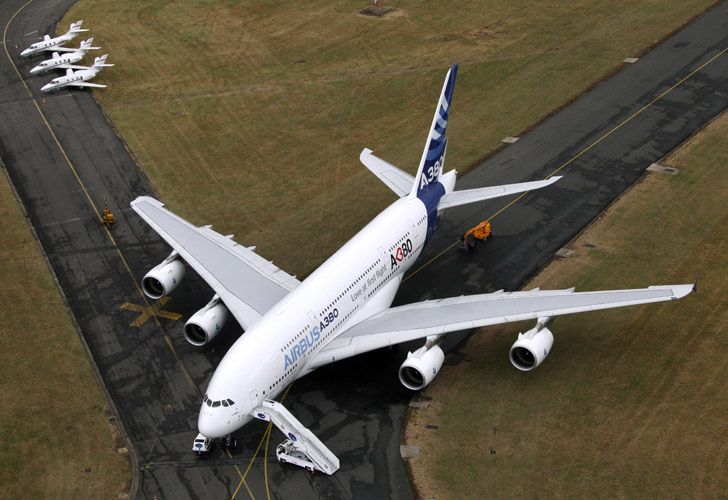 Francia recibe a lo mejor de la industria aeronáutica