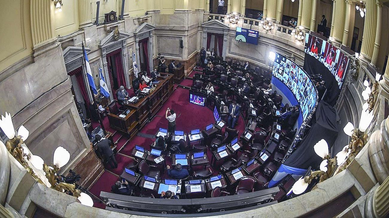 El Senado continuará con las sesiones mixtas por dos meses más