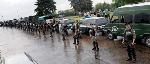 Gendarmería vigila en Villa Soldati