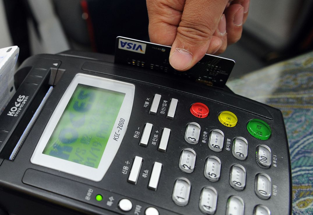 Monotributistas y empleados: cómo recuperar el 15% del dólar tarjeta