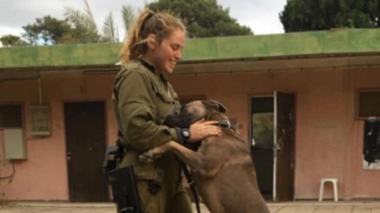 Una joven soldado israelí organizó la defensa de su kibutz y abatieron a 25 terroristas de Hamas