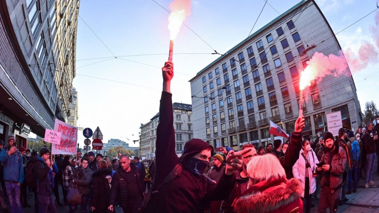 Crece el Covid-19 en Europa: protestas y disturbios contra nuevas restricciones