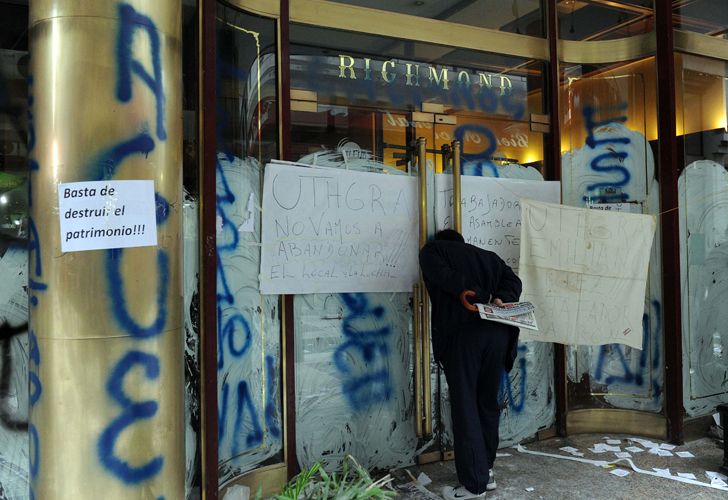 La confitería Richmond sigue cerrada y con custodia policial