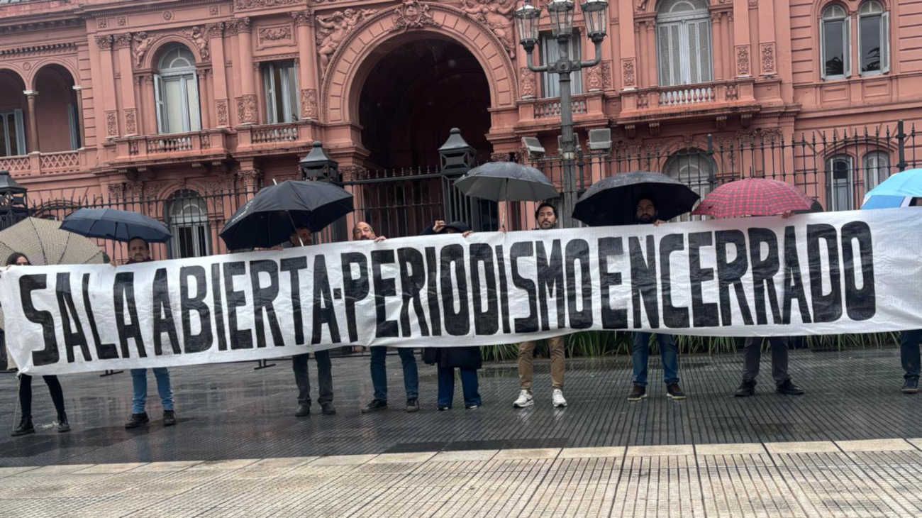 "Sala abierta, periodismo encerrado": más de un mes con restricciones a la prensa en la Casa Rosada