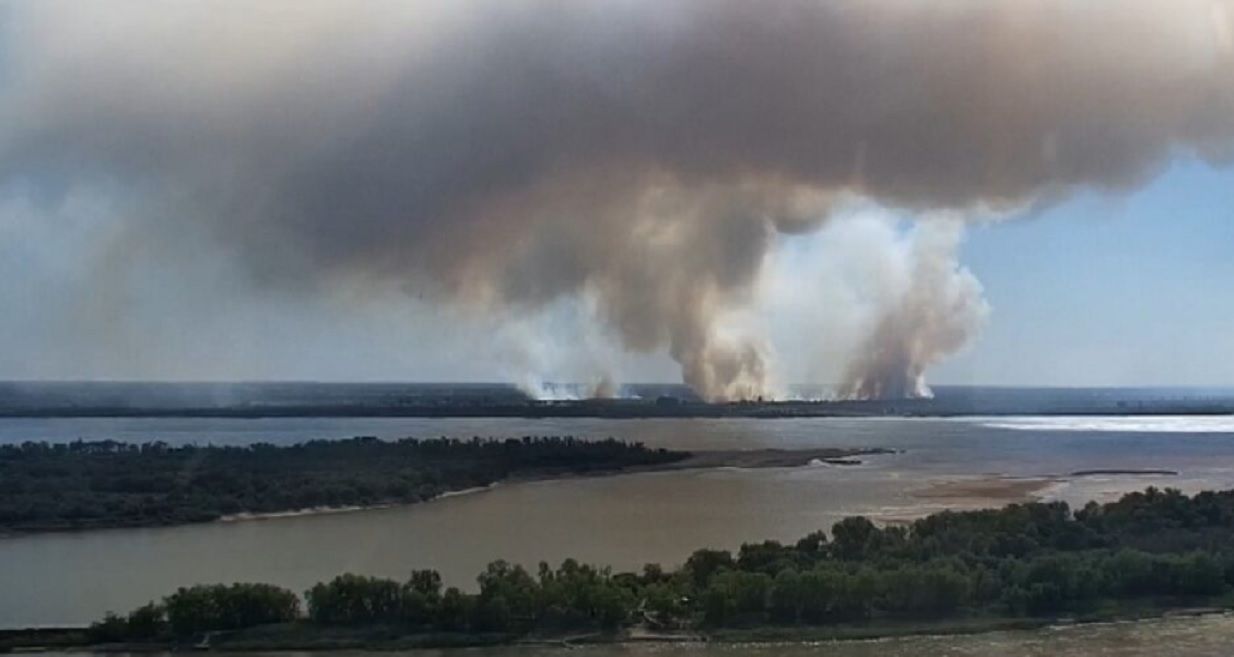 En medio de la sequía, se reavivó el fuego en las islas de Santa Fe