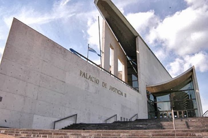 La reunión del 16 de mayo del 2022 es cada vez más difícil de explicar