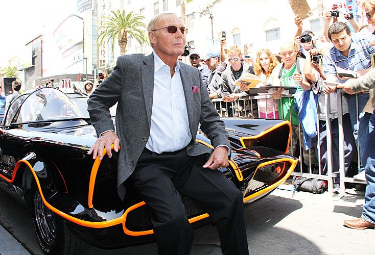 A los 88 años murió Adam West, el único Batman de la televisión