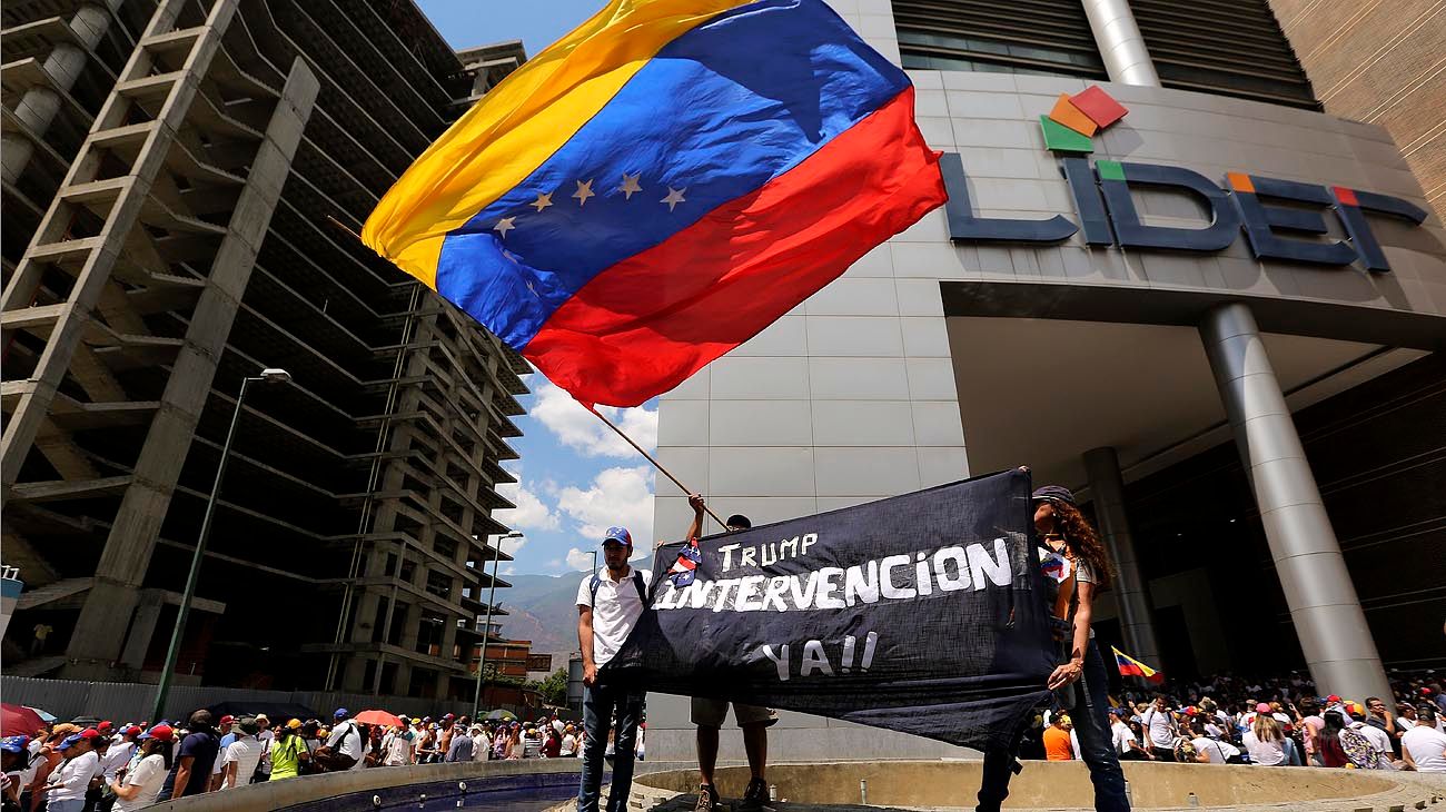 Con una gira, EE.UU. refuerza el cerco sobre el chavismo