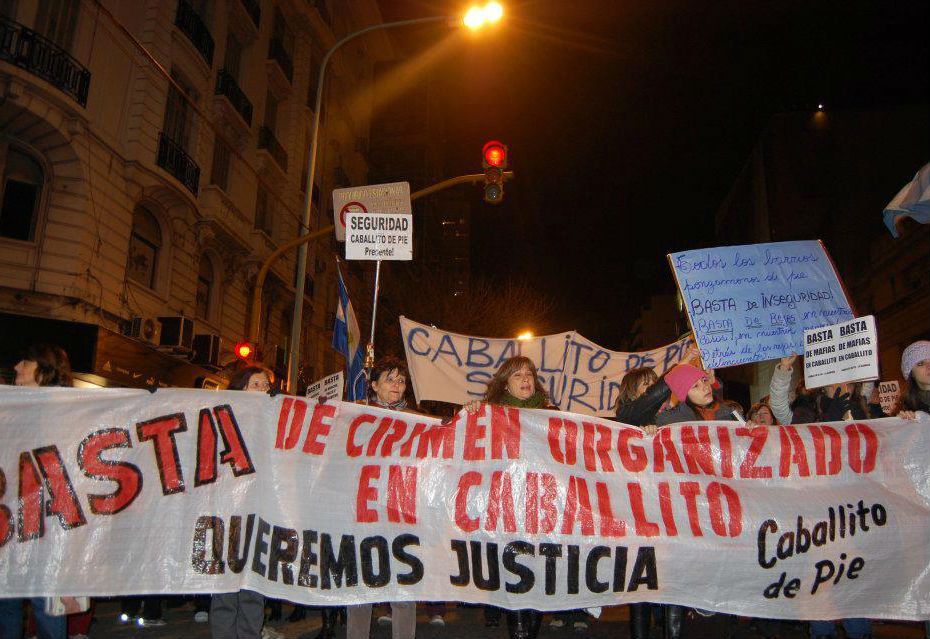 Vecinos de Caballito filman y denuncian un prostíbulo