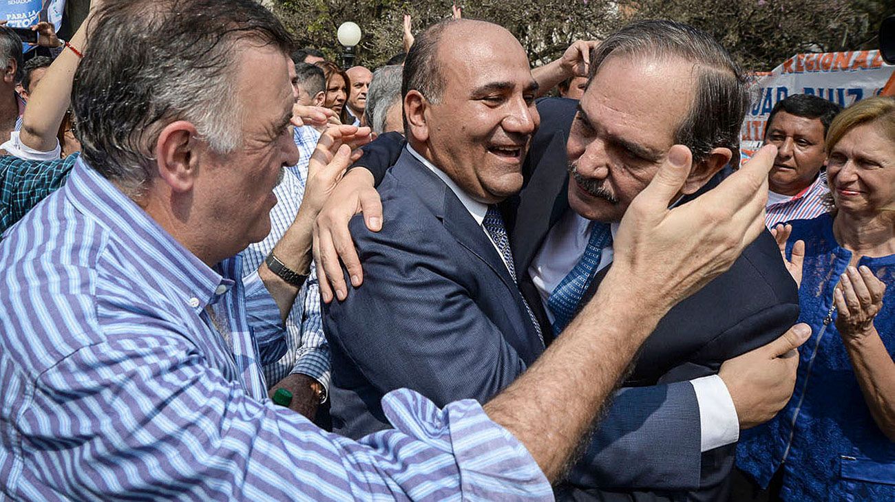 Fuerte interna en Tucumán: Juan Manzur echó a José Alperovich