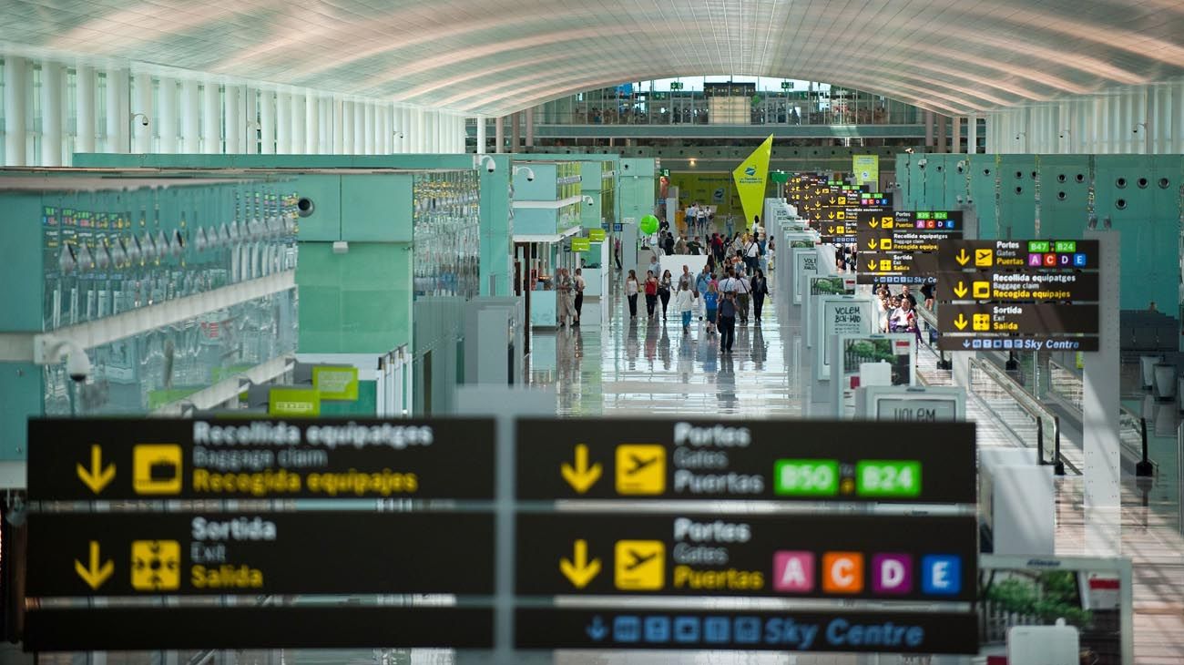 ¿Cuántos salarios medios necesita un argentino para viajar al exterior?