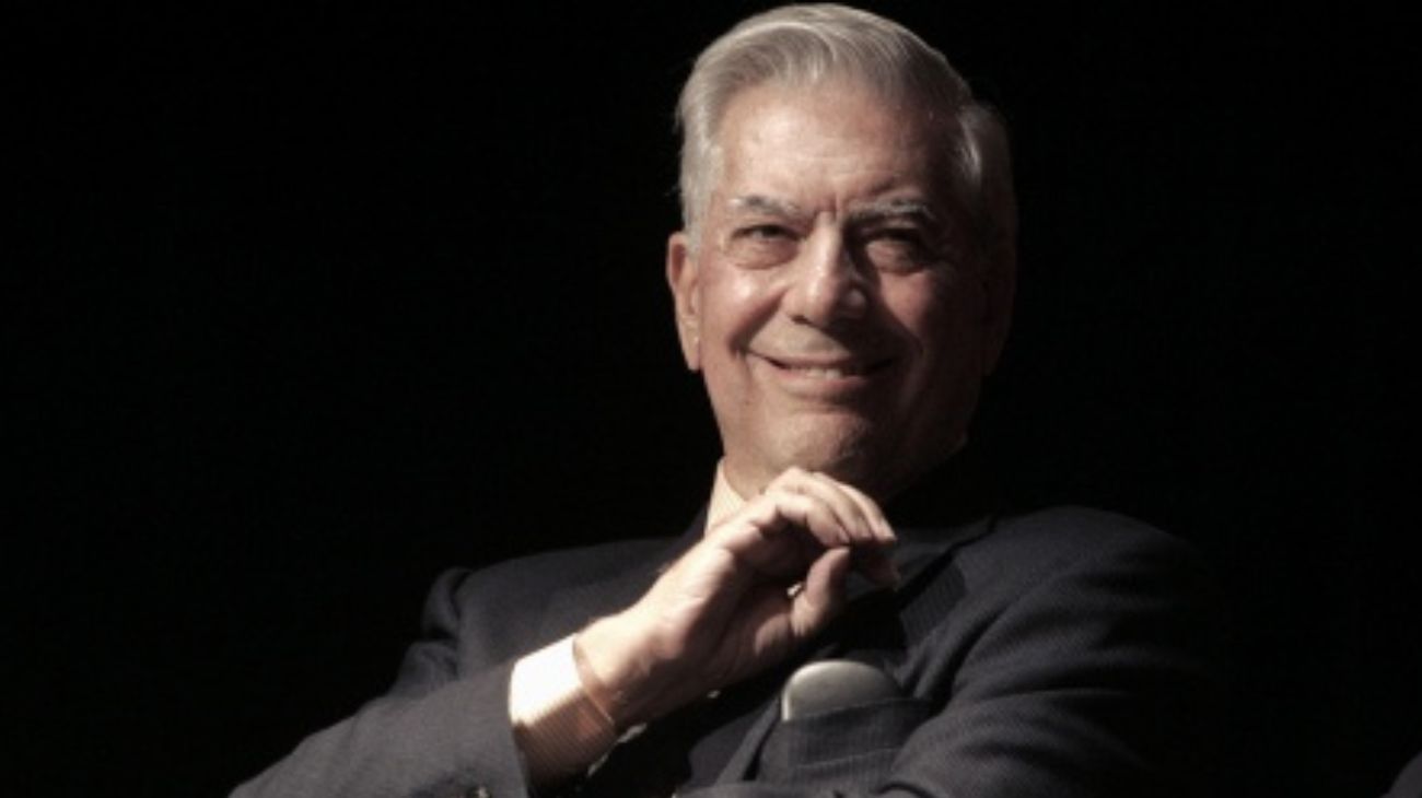 Mario Vargas Llosa fue internado por coronavirus