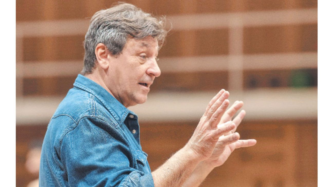 “Lo superficial hoy se lleva puesto a lo profundo”