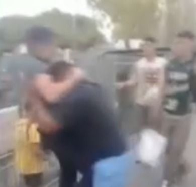 Video: así pasajeros atacan salvajemente a personal de seguridad