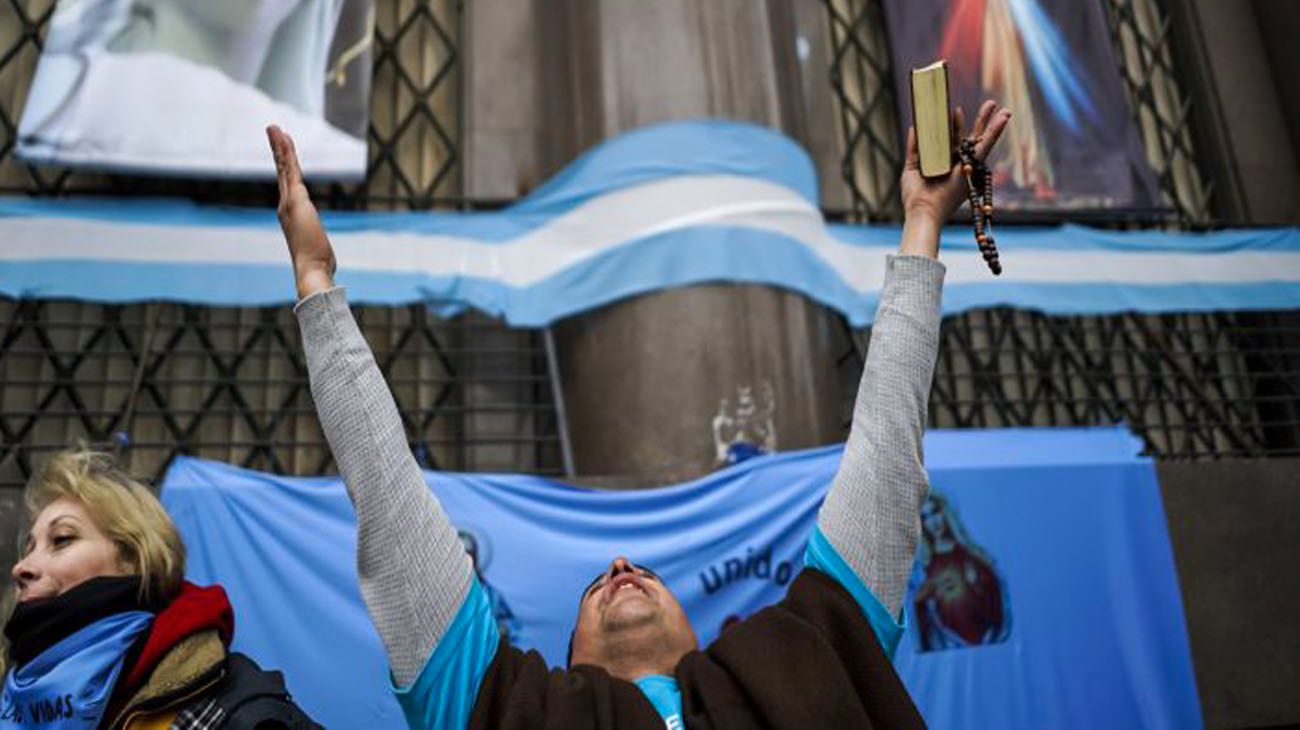 Marchan los "pañuelos celestes" por el Día del Niño por Nacer