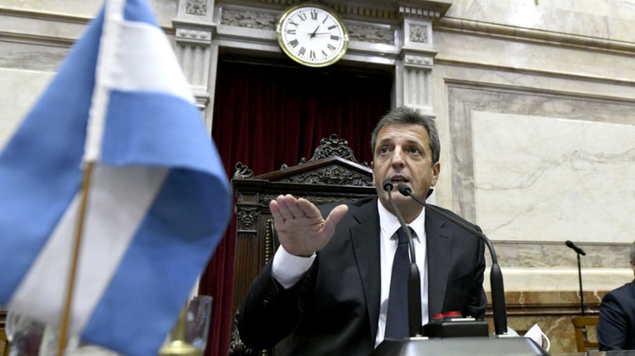 Tras la aprobación del FMI, Massa vuelve a Washington