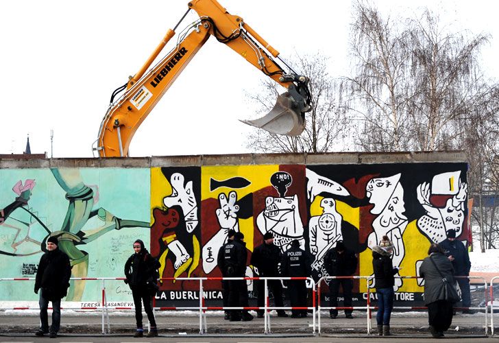 Sacan tramo del Muro de Berlín para construir casas de lujo