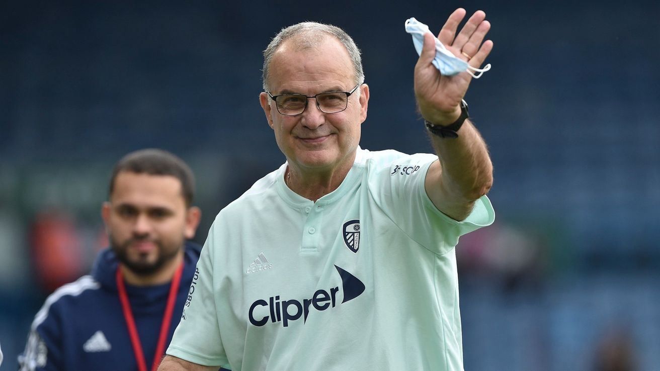 Hinchas del Leeds homenajearon a Marcelo Bielsa en un diario rosarino