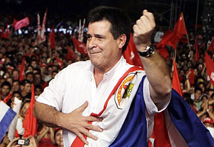 Cartes también busca la reelección y quiere un referéndum como Evo