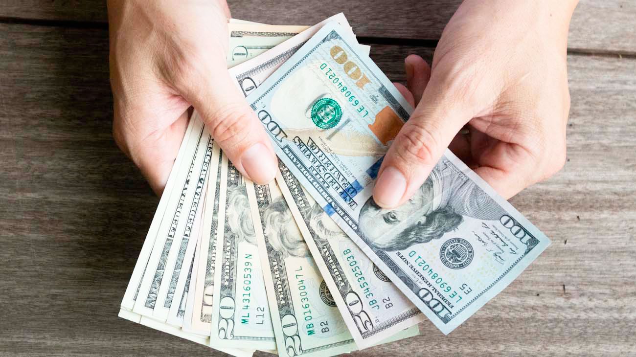 El dólar blue cerró a $805 para la compra y $810 para la venta este martes 3 de octubre de 2023