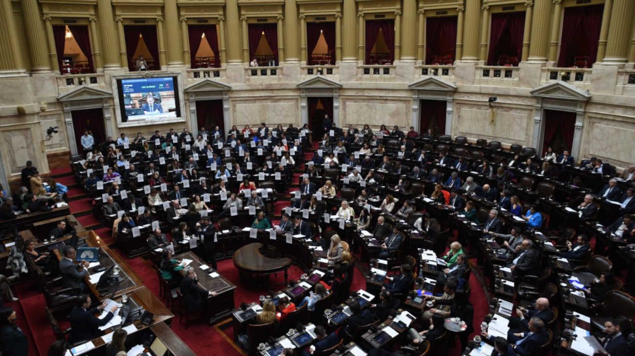 La oposición aprobó aumento de haberes y bono a jubilados y la prórroga de la moratoria previsional