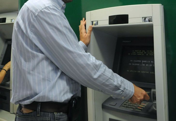 Claves para no quedarse sin plata el fin de semana extralargo