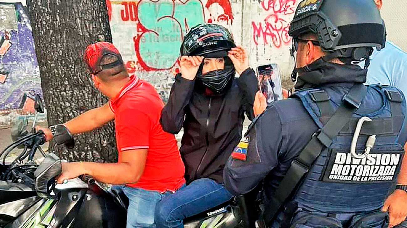 Machado: “Maduro consolidó un golpe y violó la Constitución”