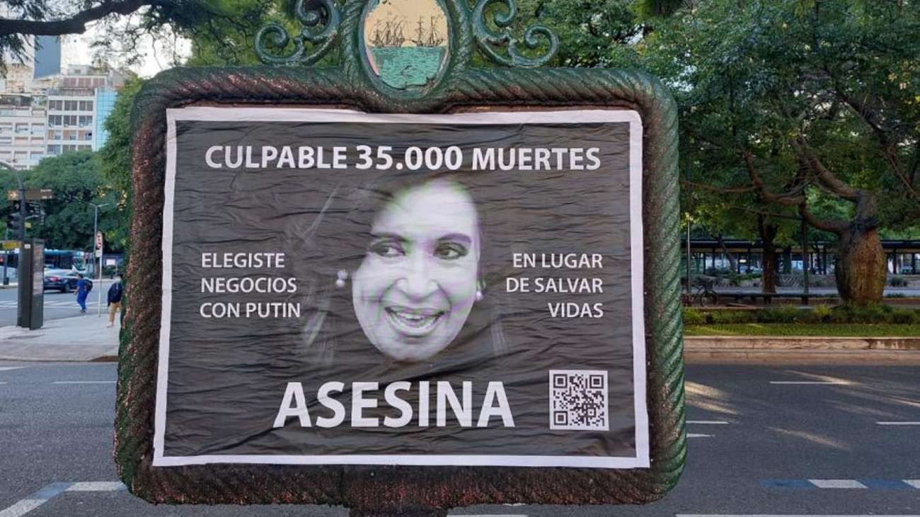 Afiches contra CFK: el imprentero dijo que la mujer que los encargó "consultaba todo con su jefe"