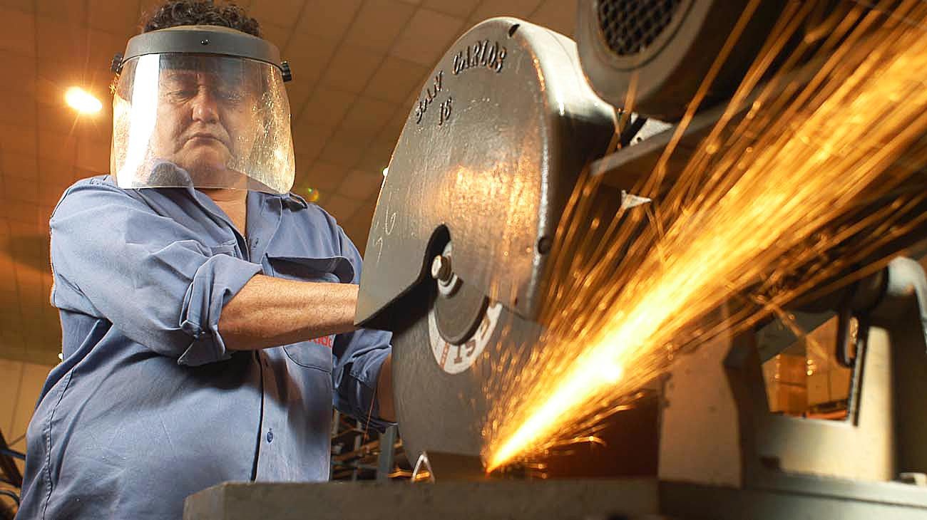 Los salarios le ganaron a la inflación en 2021 según el INDEC
