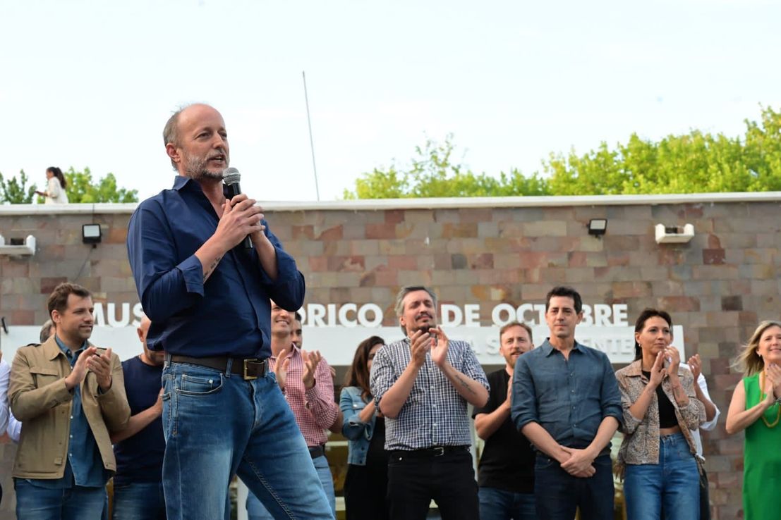 Insaurralde, Máximo e intendentes cerraron el año junto a más de dos mil militantes de Lomas de Zamora
