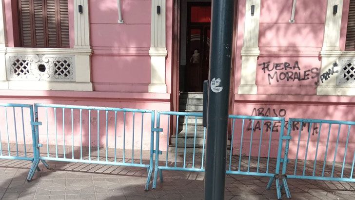 Casa Radical, cercada tras la presentación de Myrian Prunotto: el motivo del vallado
