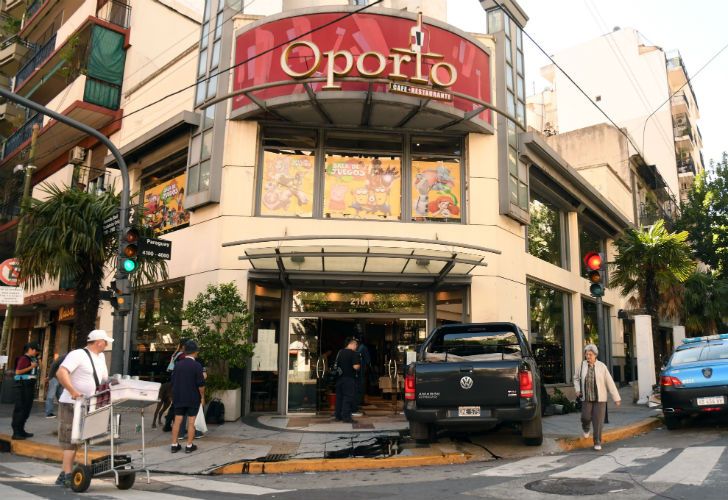 Fotos: una camioneta se incrustó contra una confitería