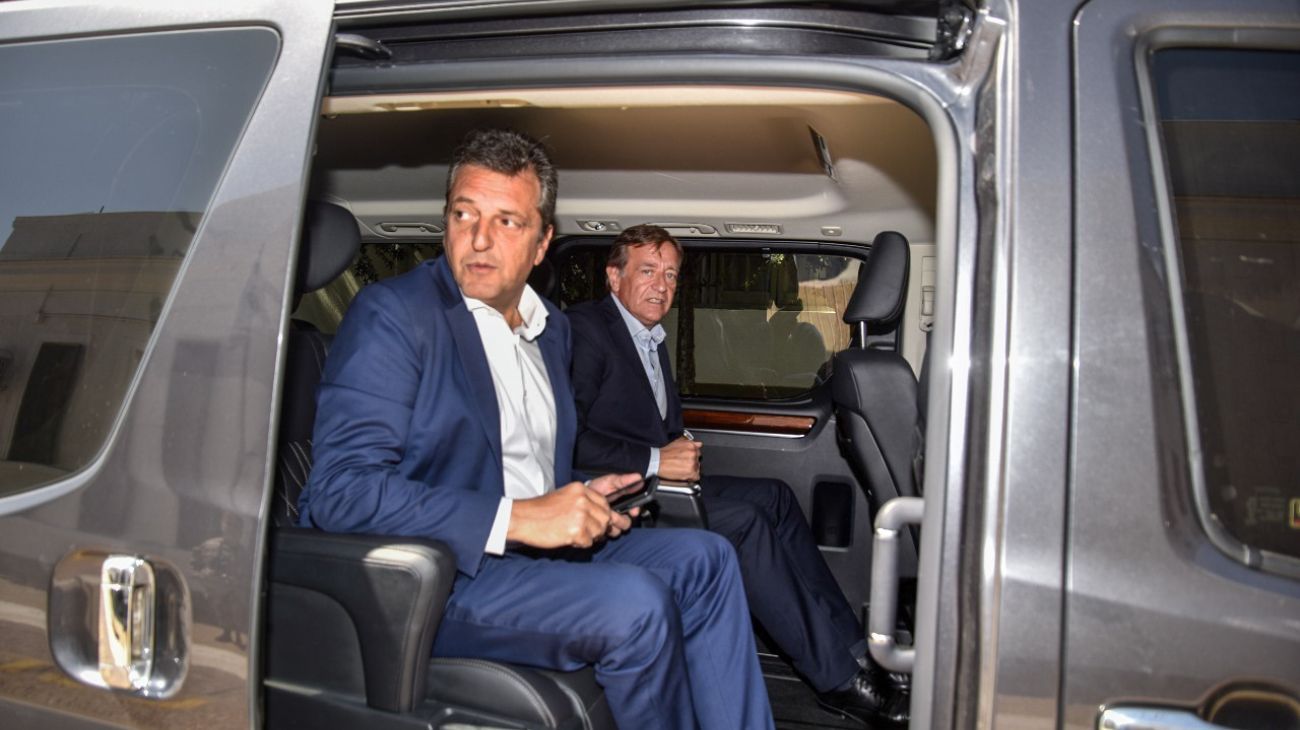 Faltan dólares, sobran tipos de cambio
