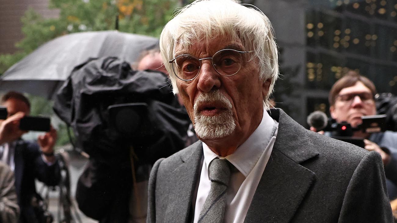 Bernie Ecclestone, ex presidente de la Fórmula 1, se declaró culpable de fraude fiscal y deberá pagar una fortuna