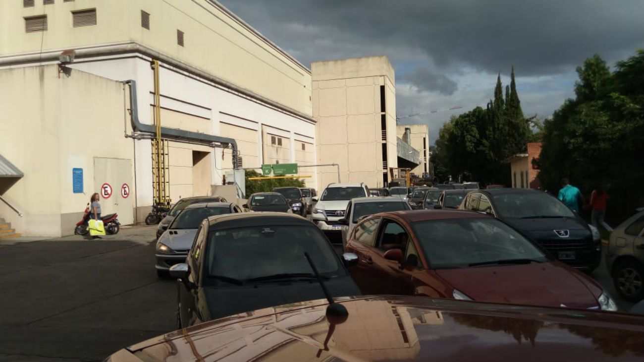 Amenaza de bomba en el Unicenter: evacuan el shopping